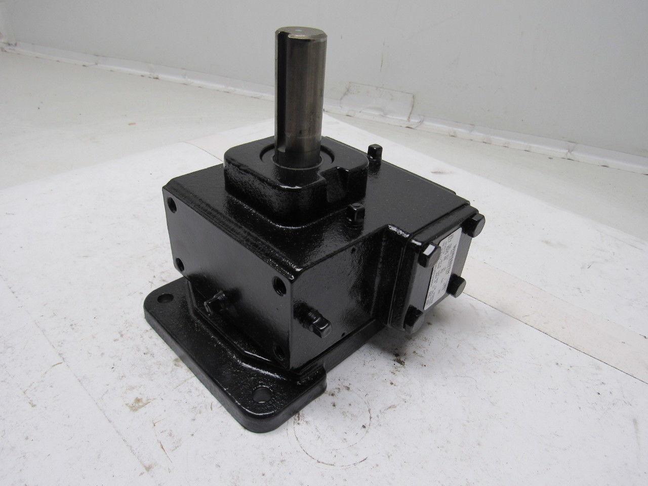 Winsmith E17XDVS2X000DN 20:1 .940Hp 87.5 Output RPM Right Angle Gear Reducer