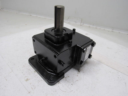 Winsmith E17XDVS2X000DN 20:1 .940Hp 87.5 Output RPM Right Angle Gear Reducer