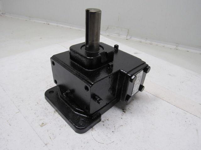 Winsmith E17XDVS2X000DN 20:1 .940Hp 87.5 Output RPM Right Angle Gear Reducer