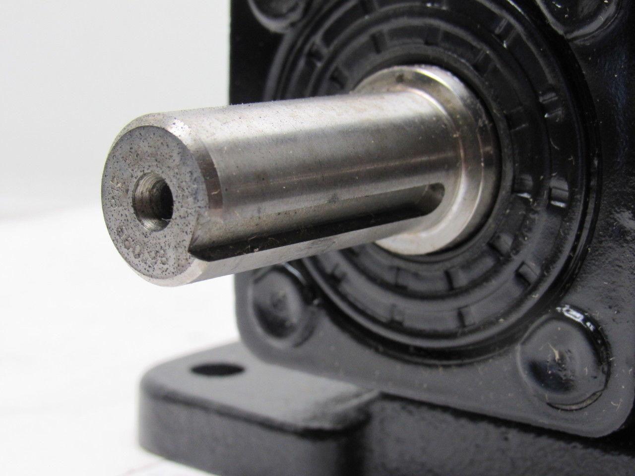 Winsmith E17XDVS2X000DN 20:1 .940Hp 87.5 Output RPM Right Angle Gear Reducer