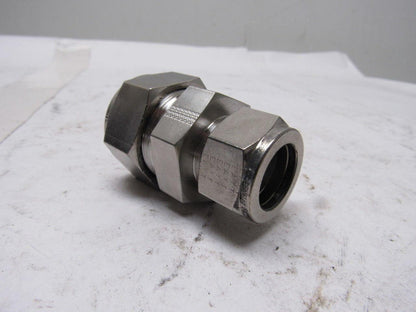 Parker 16RU12-316 A-Lok Reducing Union 1" to 3/4" Double Ferrule Tube Fitting