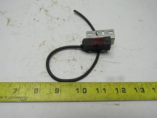 Omron E3S-AR61 Photoelectric Sensor Switch 11" Cord