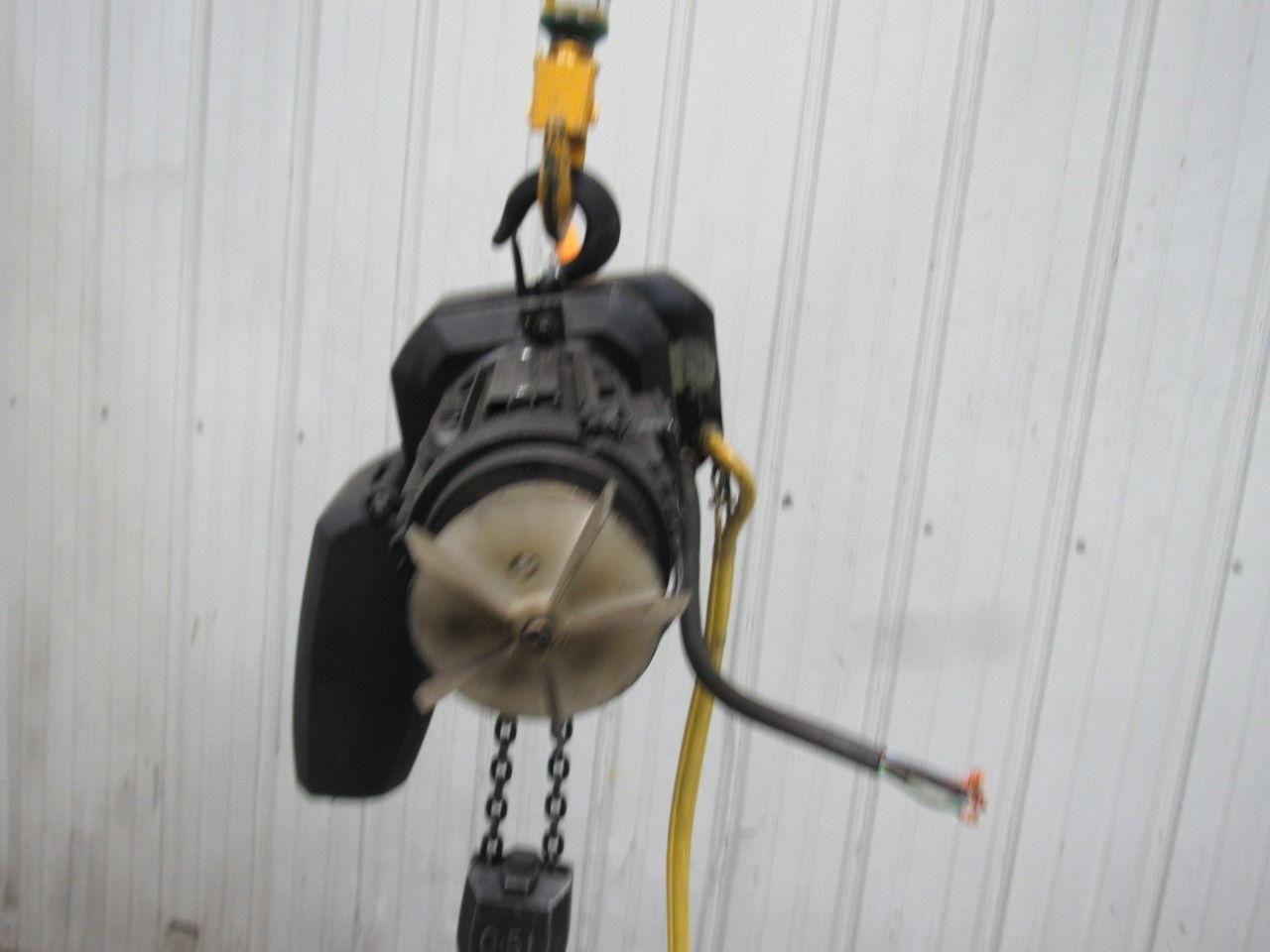 P & H 1/2 Ton Electric Chain Hoist 1000 lb 12' Lift 460V W/7' Pendant