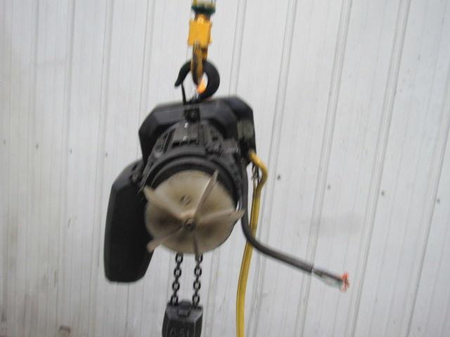 P & H 1/2 Ton Electric Chain Hoist 1000 lb 12' Lift 460V W/7' Pendant