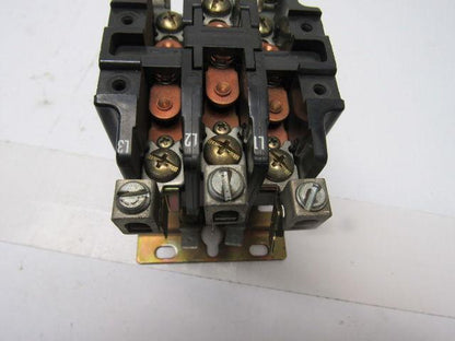 Furnas 42CE35AJ223 Ser A 600V 15Hp MAX 24V Coil Definite Purpose Controller