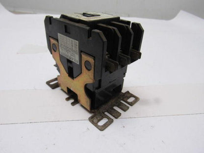 Cutler Hammer C25DND330 Ser A1 30A Contactor 24V Coil 15Hp 600V Lot Of 6