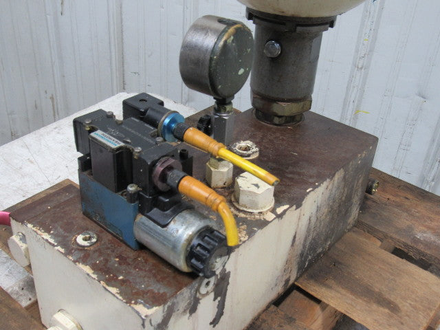 Hydac 02055208 2.5 Gal 3000PSI Hydraulic Bladder Accumulator W/ Manifold Block