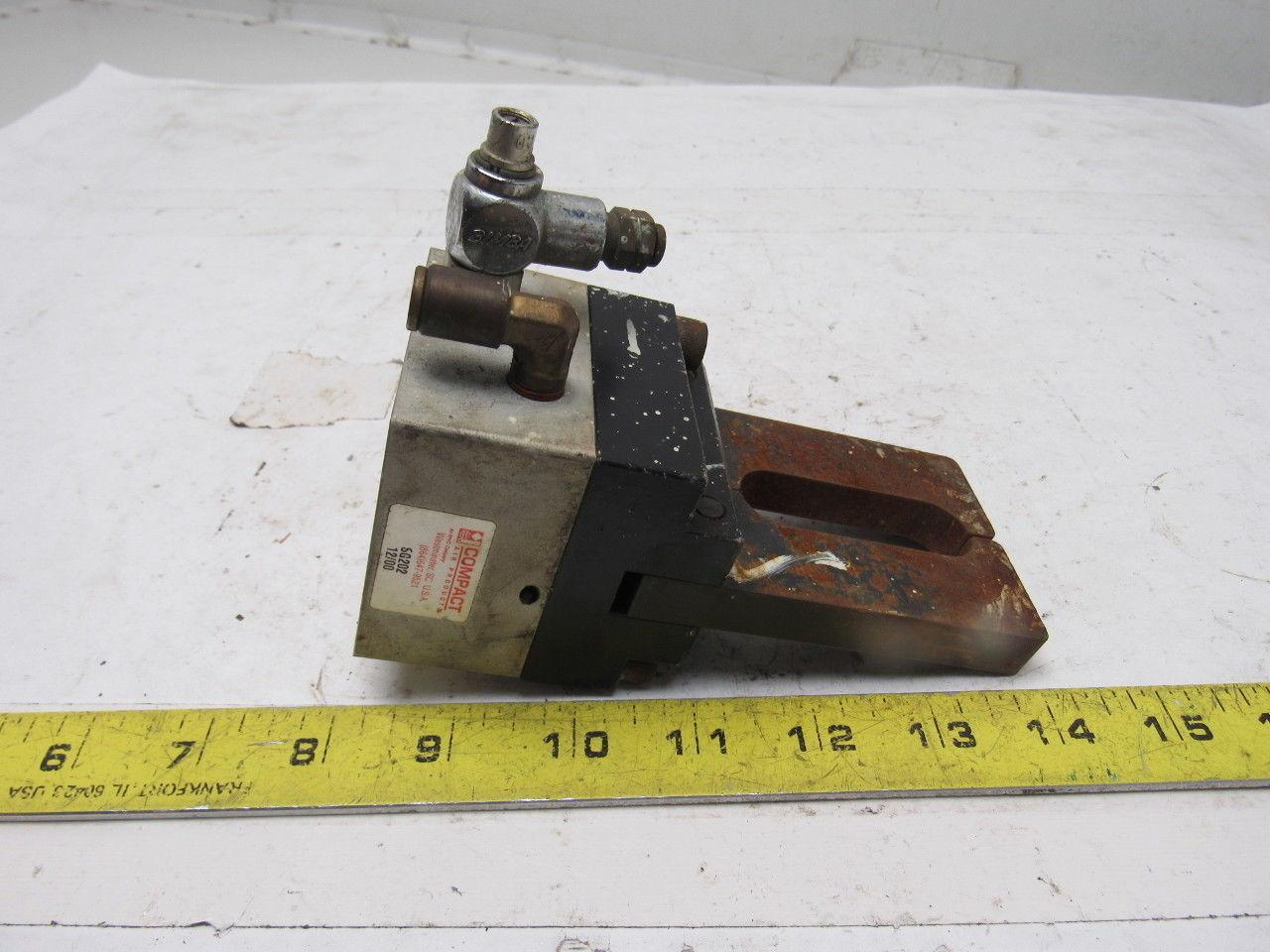 Compact Air Products SG202 Square Base Angular Pneumatic Gripper Grabber 2" Open