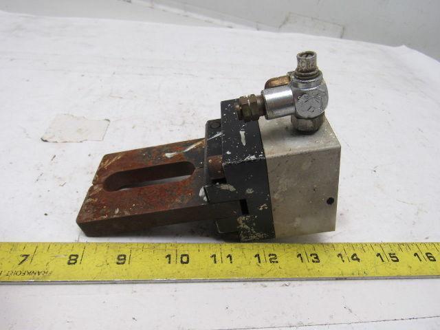 Compact Air Products SG202 Square Base Angular Pneumatic Gripper Grabber 2" Open