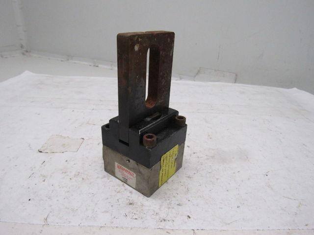 Compact Air Products SG202 Square Base Angular Pneumatic Gripper Grabber 2" Open