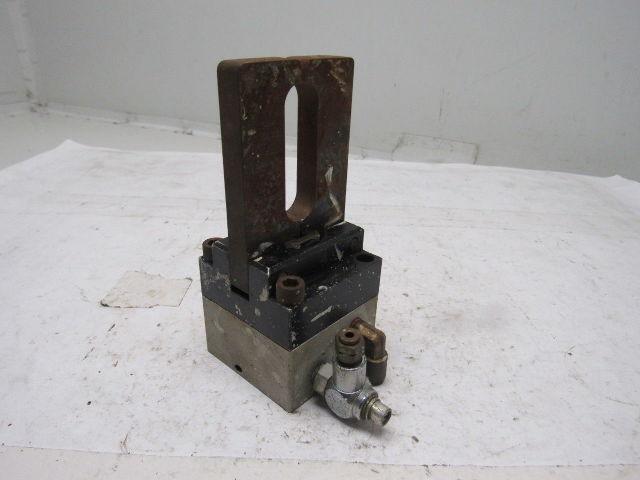 Compact Air Products SG202 Square Base Angular Pneumatic Gripper Grabber 2" Open