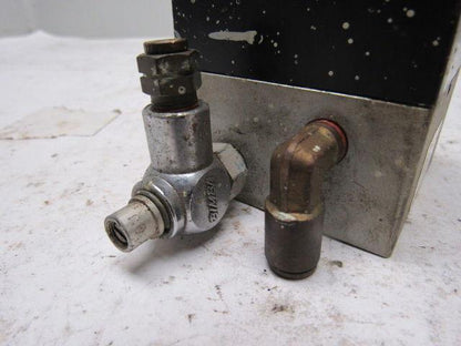 Compact Air Products SG202 Square Base Angular Pneumatic Gripper Grabber 2" Open