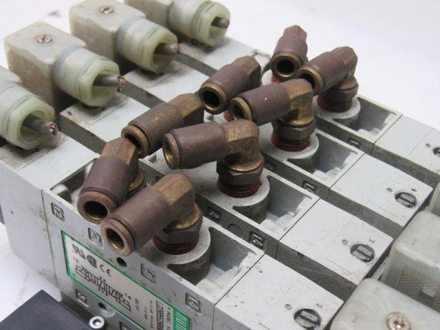 Numatics L22BB552B000061 5/3 Double Solenoid Operated 4 Valve Bank 24VDC Coils