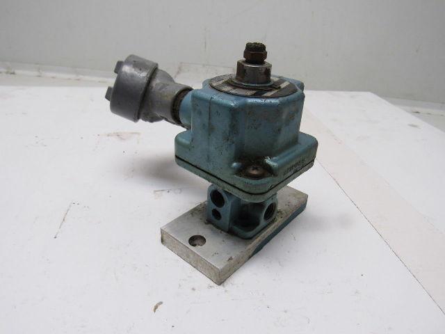 Skinner A3LB2177 110/120V 50/60Hz 175PSI 3 Way Direct Acting Valve 1/8" Ports