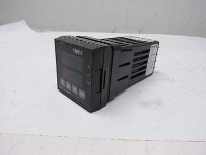 Trine 93BB-1DD0-00AS Temperature Controller Green Red Display 100-240V