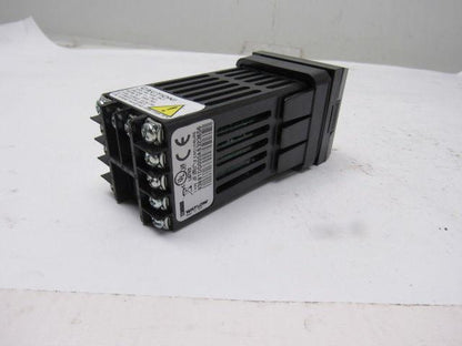 Trine 93BB-1DD0-00AS Temperature Controller Green Red Display 100-240V