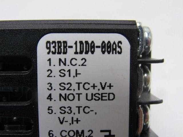 Trine 93BB-1DD0-00AS Temperature Controller Green Red Display 100-240V