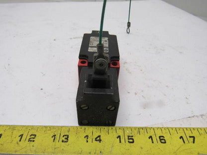 A-B Allen Bradley 802f-E60M10 Mechanical Keyed Safety Interlock Switch
