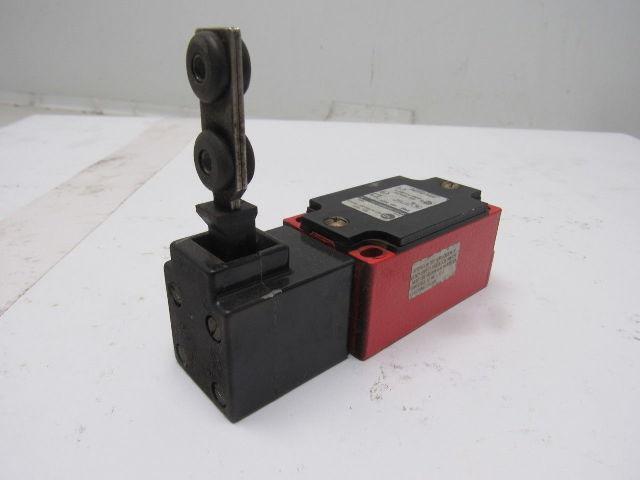 A-B Allen Bradley 802F-E60MS2-D5 Mechanical Keyed Safety Interlock Switch