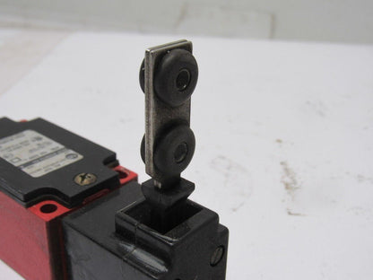 A-B Allen Bradley 802F-E60MS2-D5 Mechanical Keyed Safety Interlock Switch