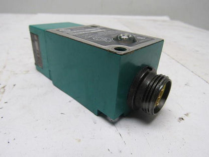Allen Bradley 802M-AJ1NF Ser. E Top Push Spring Return Limit Switch