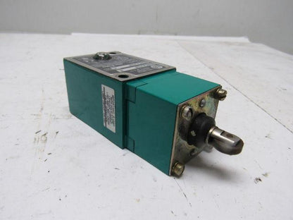 Allen Bradley 802M-AJ1NF Ser. E Top Push Spring Return Limit Switch