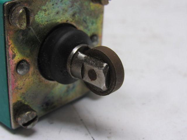 Allen Bradley 802M-AJ1NF Ser. E Top Push Spring Return Limit Switch