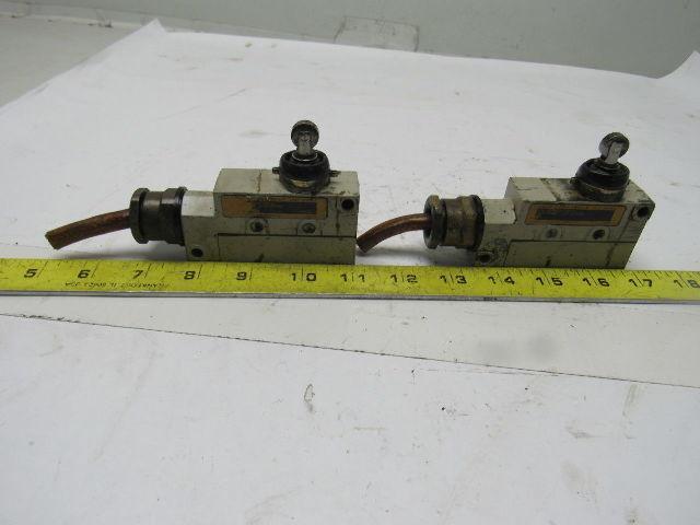 Omron ZV2-N22-2 Side Mount Roller Plunger Micro Switch Lot of 2