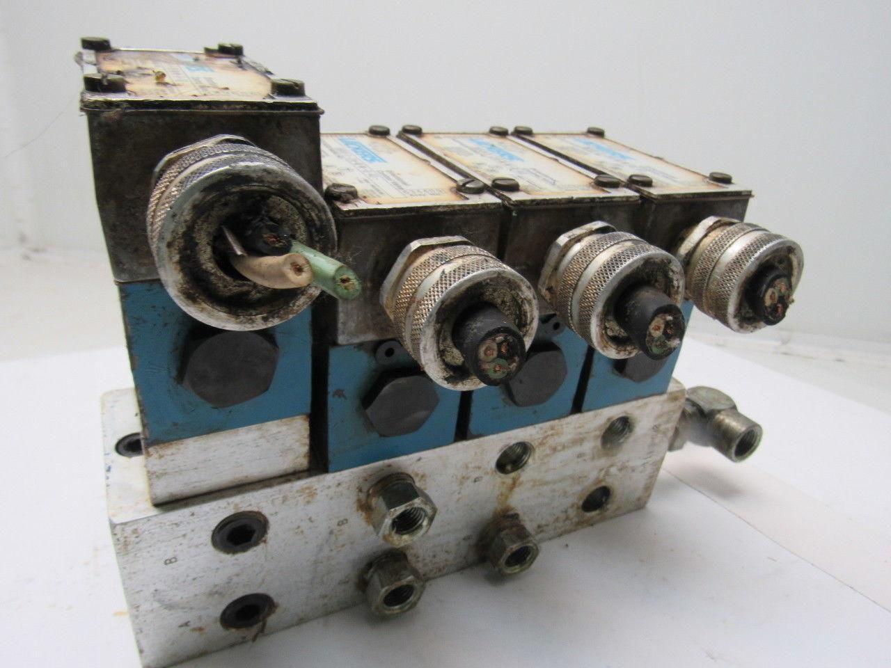Vickers DG4V-3-2A-M-W-B-40 4/2 Single Solenoid 110V Coil 4 Valve Bank Manifold