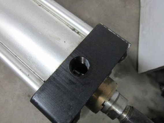Parker 04.00 BC2MAU34 93.00 Pneumatic Air Cylinder 4" Bore 93" Stroke 250 PSI