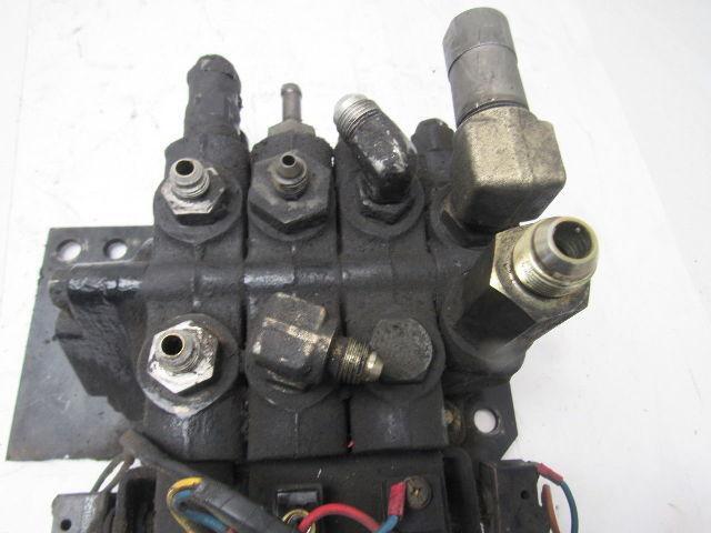 Komatsu FB 30SH-4 21030-35923 3 Spool Hydraulic Control Valve Assembly