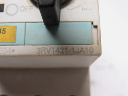 Siemens 3RV1421-1JA10 575V 10Hp 7-10A Trip Range Manual Motor Starter