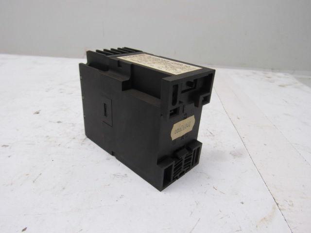 Siemens 3UG9053-0AA10 230V 50/60Hz Solid State Relay Off Delay 0.2-3Sec