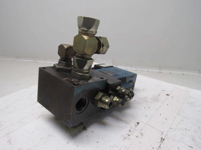Rexroth 4WE10D33 4/2 Solenoid Operated Check W/ Manifold Assembly 110V Coil