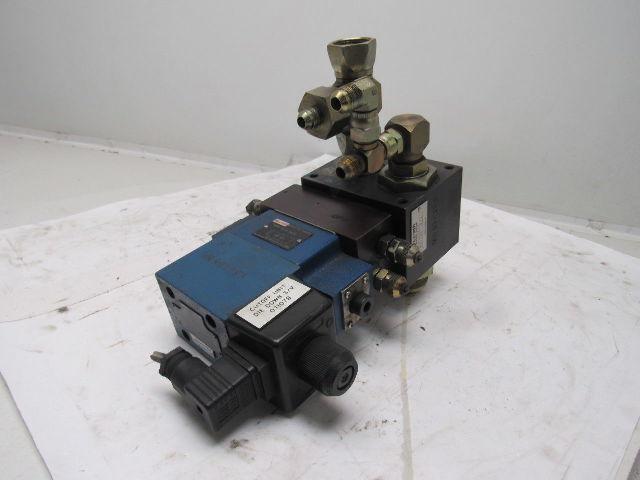 Rexroth 4WE10D33 4/2 Solenoid Operated Check W/ Manifold Assembly 110V Coil