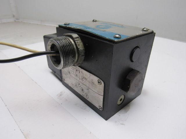 Vickers DG4S4018C50 Single Solenoid Operated Directional Valve 110V Coil
