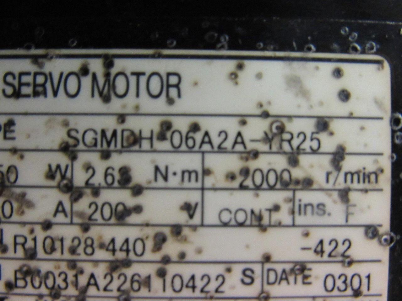 Yaskawa SGMDH-06A2A-YR25 AC Servo Motor