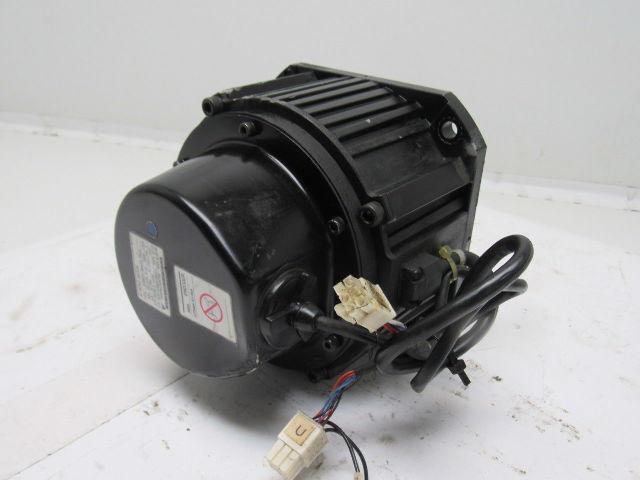 Yaskawa SGMDH-06A2A-YR24 AC Servo Motor