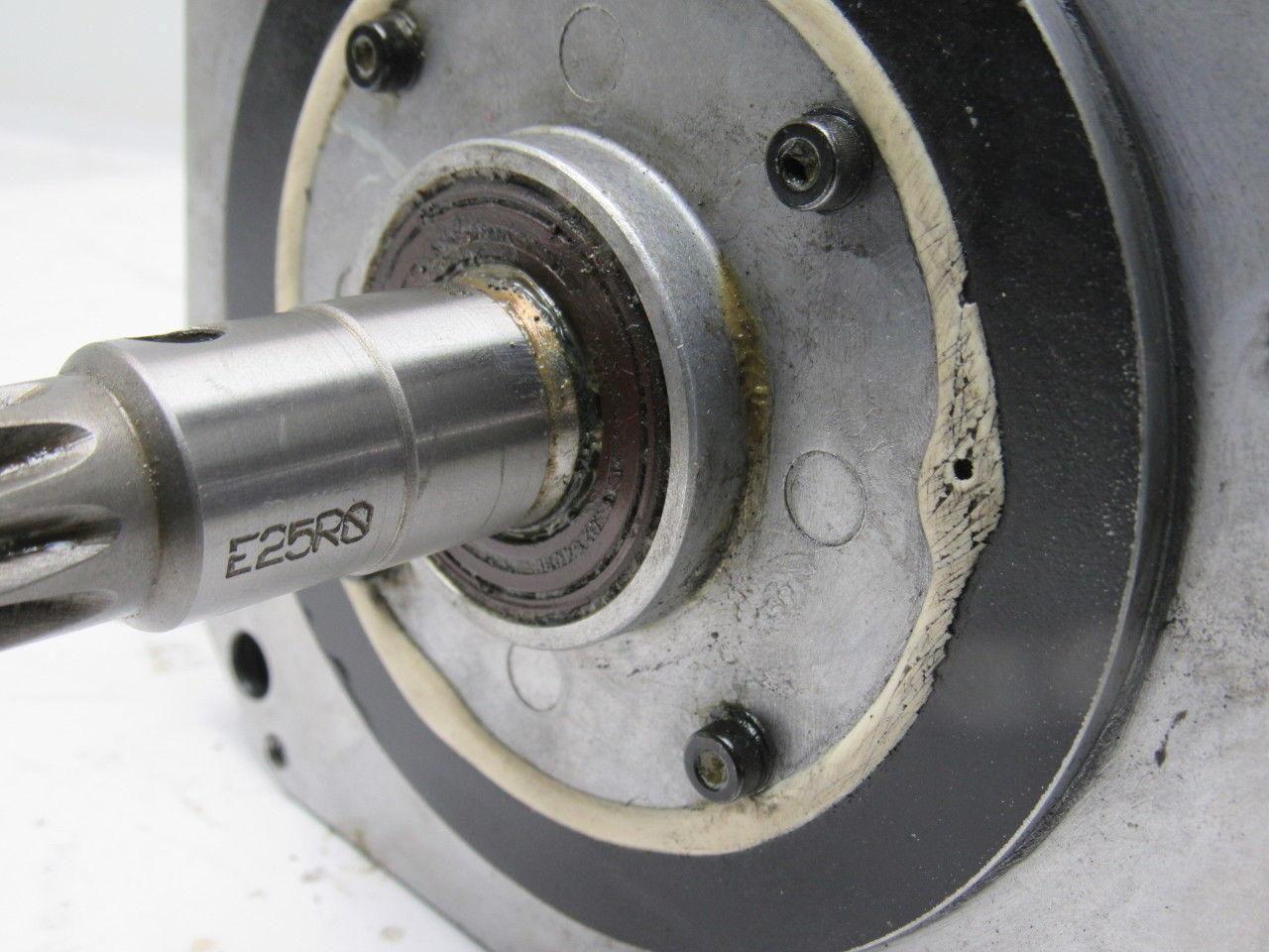 Yaskawa SGMDH-06A2A-YR24 AC Servo Motor