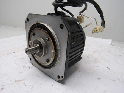 Yaskawa SGMDH-06A2A-YR24 Motoman YR-UP6-A00 550W 2.63Nm 4A 2000RPM Servo Motor