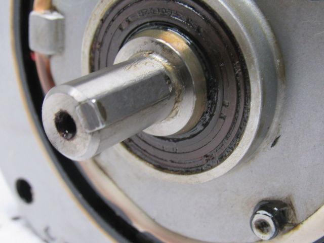 Yaskawa SGMDH-06A2A-YR24 Motoman YR-UP6-A00 550W 2.63Nm 4A 2000RPM Servo Motor