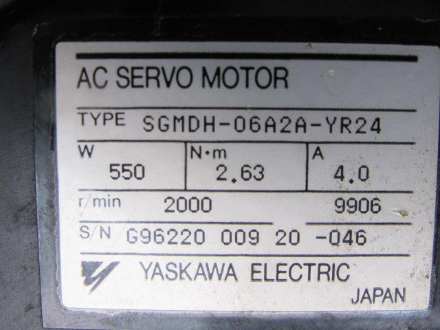 Yaskawa SGMDH-06A2A-YR24 Motoman YR-UP6-A00 550W 2.63Nm 4A 2000RPM Servo Motor