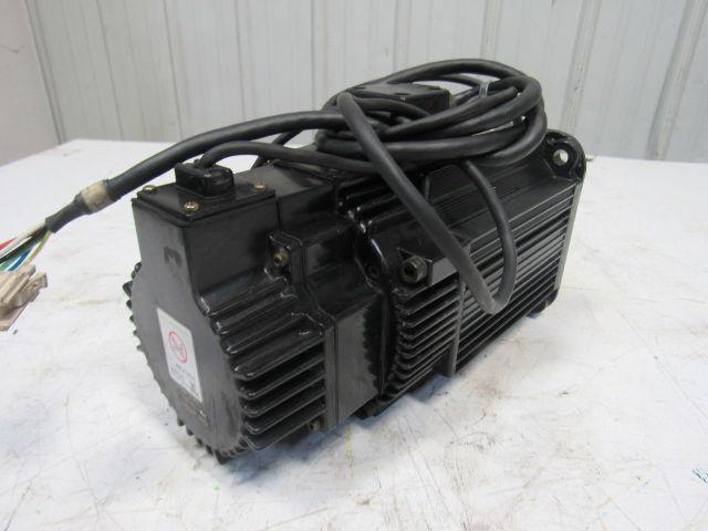 Yaskawa SGMGH-13A2A-YR13 Motoman 1300W 200V 1500RPM Servo Axis Motor