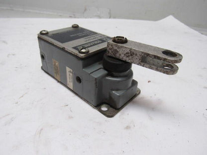 Square D L300WS2M2 Type L Limit Switch 2 Pole