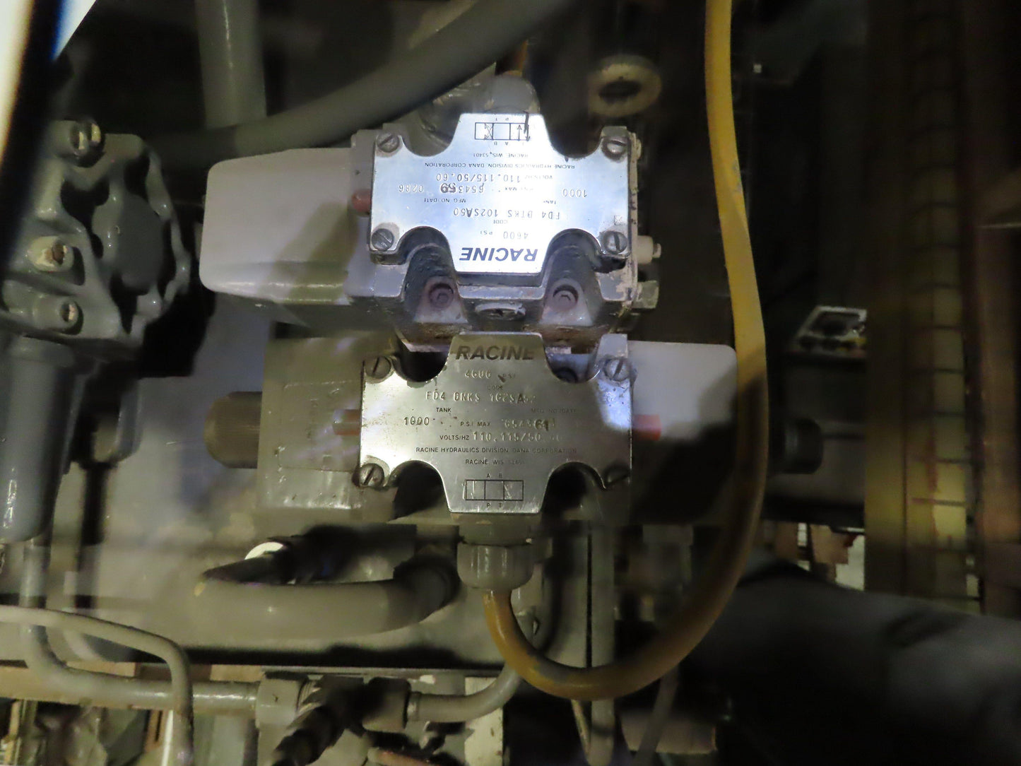 Racine 3HP 208230/460V 3PH Hydraulic Power Unit 25 Gal Tank W/Control Panel