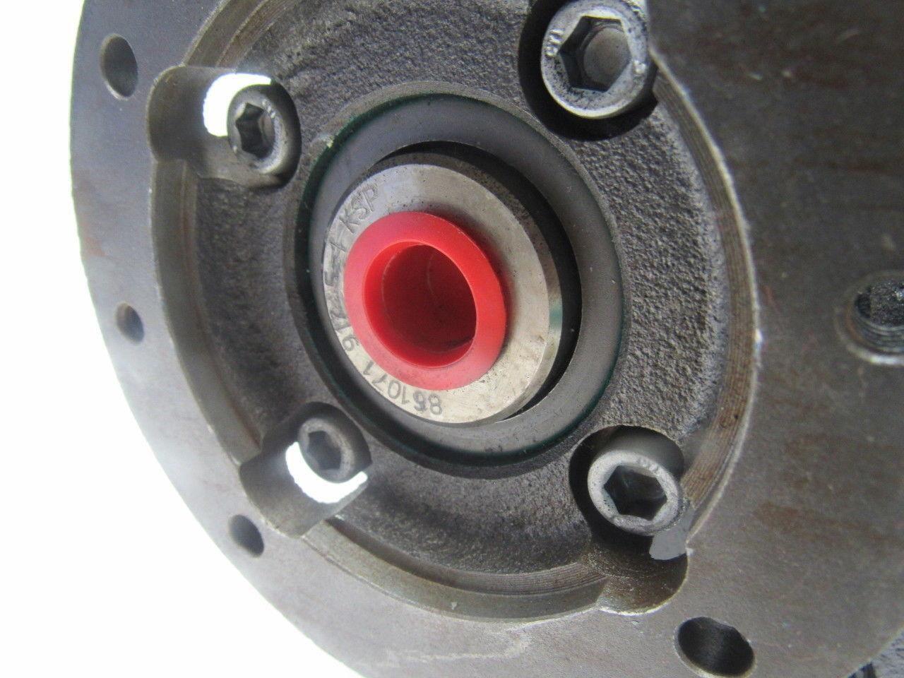 Winsmith E17MSFS5DR48C.75 5:1 Ratio 1750RPM 2.69Hp Input 350RPM Output Gear Box