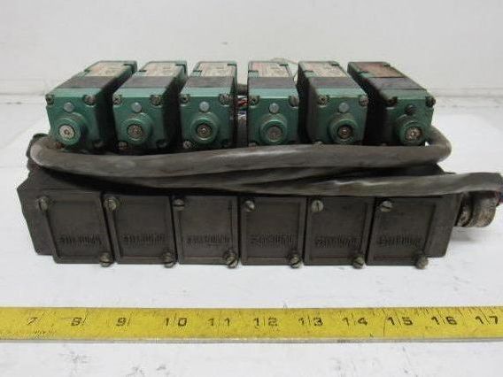 Pneumatics 6 Station Manifold Block W/Valves (4) 081SA402K (1) 081SA400K