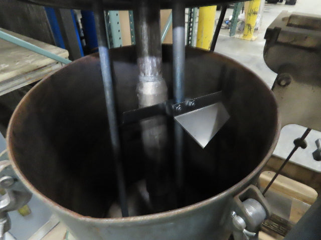 Binks 43-717 50 Gallon Steel Airless Paint Mix Tank W/Agitator & Pump