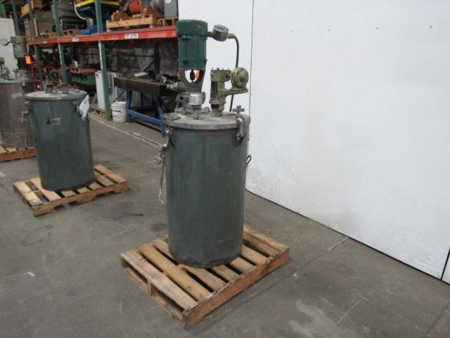 Binks 43-717 50 Gallon Steel Airless Paint Mix Tank W/Agitator & Pump