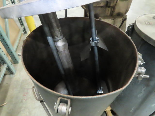 Binks 43-717 50 Gallon Steel Airless Paint Mix Tank W/Agitator & Pump